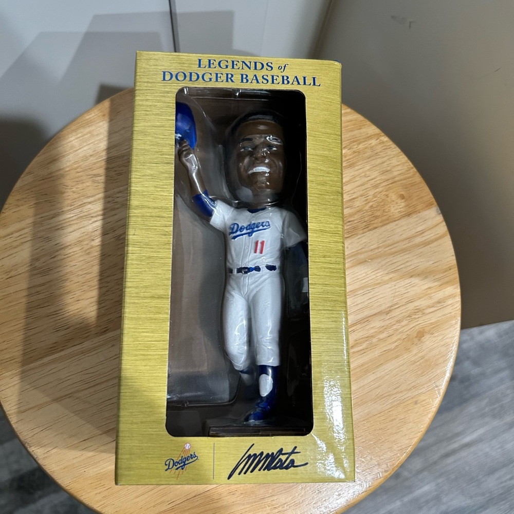 Dodgers Manny Mota  Baseball Bobblehead